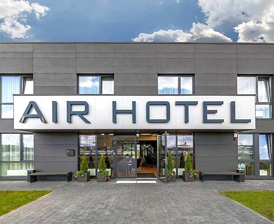 Air Hotel