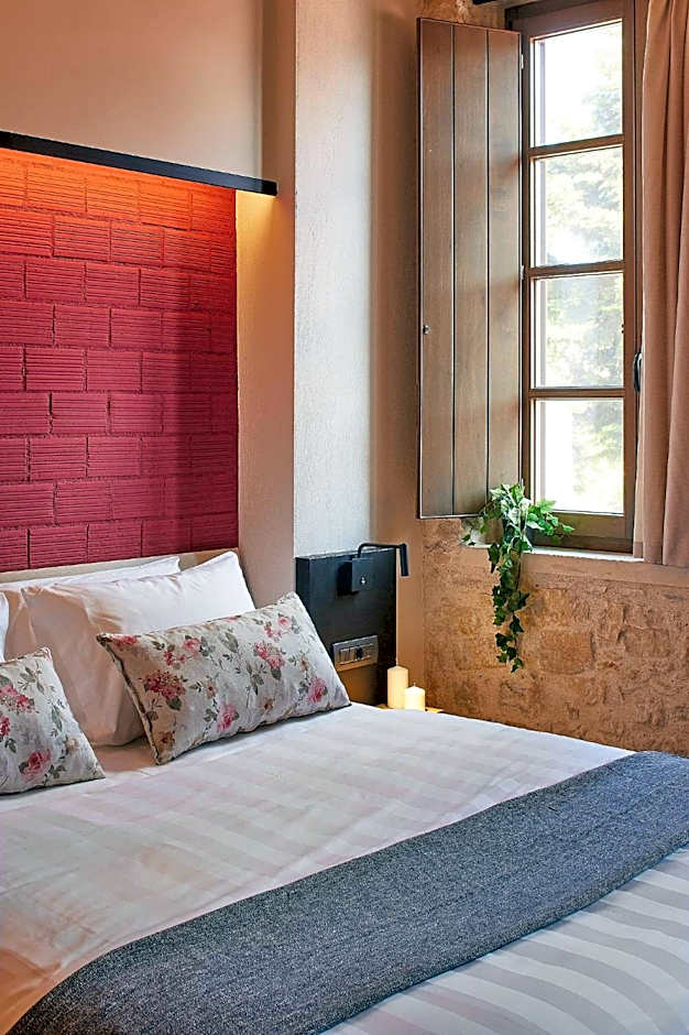 IALNA Boutique Hotel