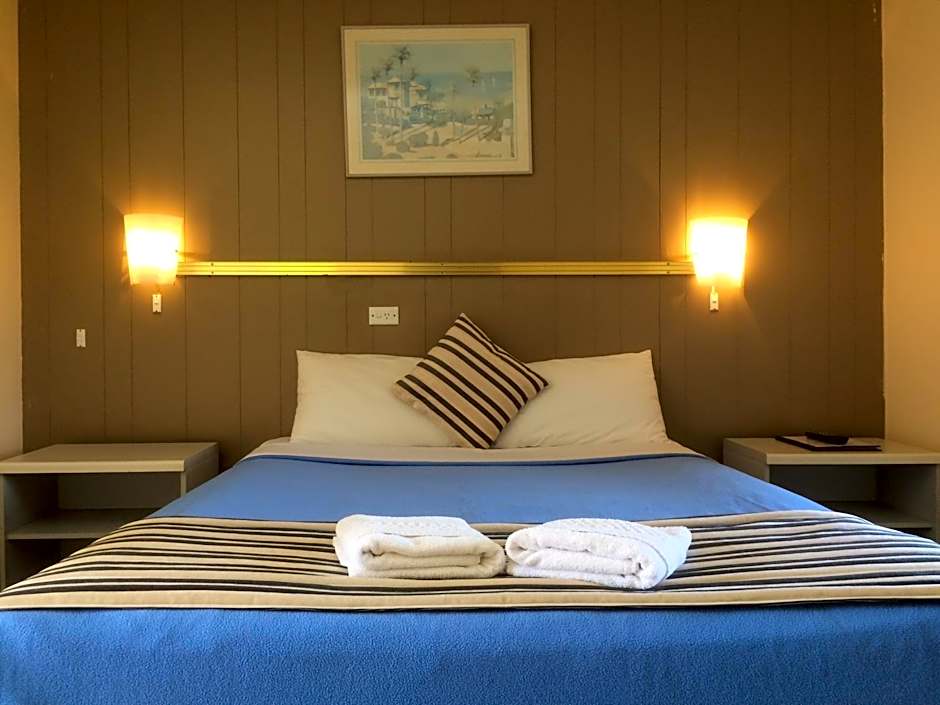 Riverview Motor Inn