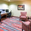 Holiday Inn Express & Suites Bloomington West