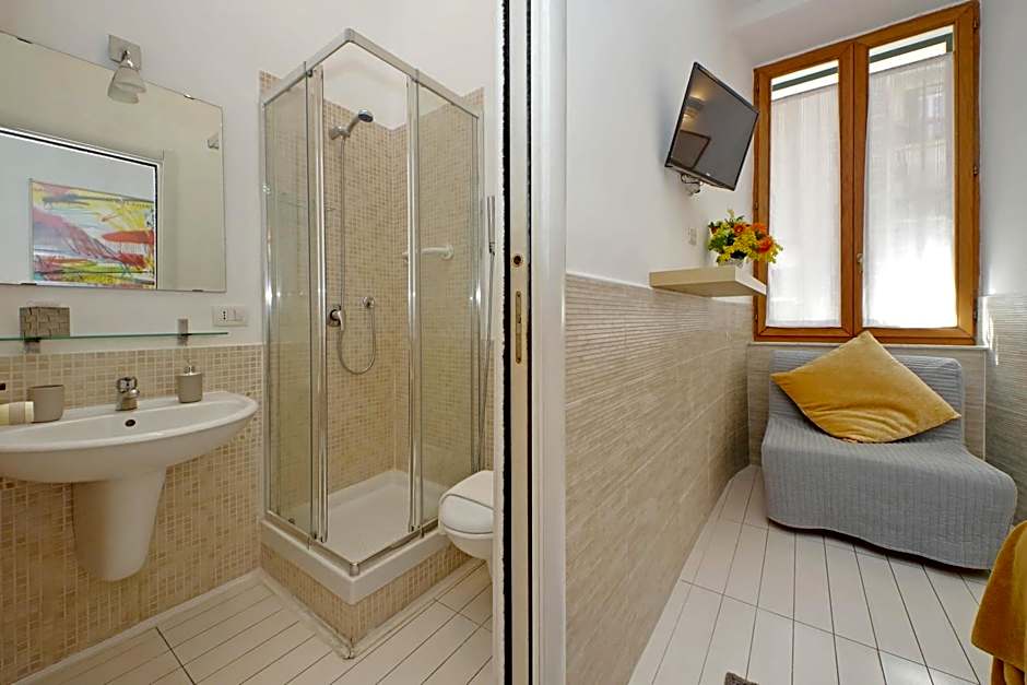 Opera Inn Suites - Rooms and Apartments