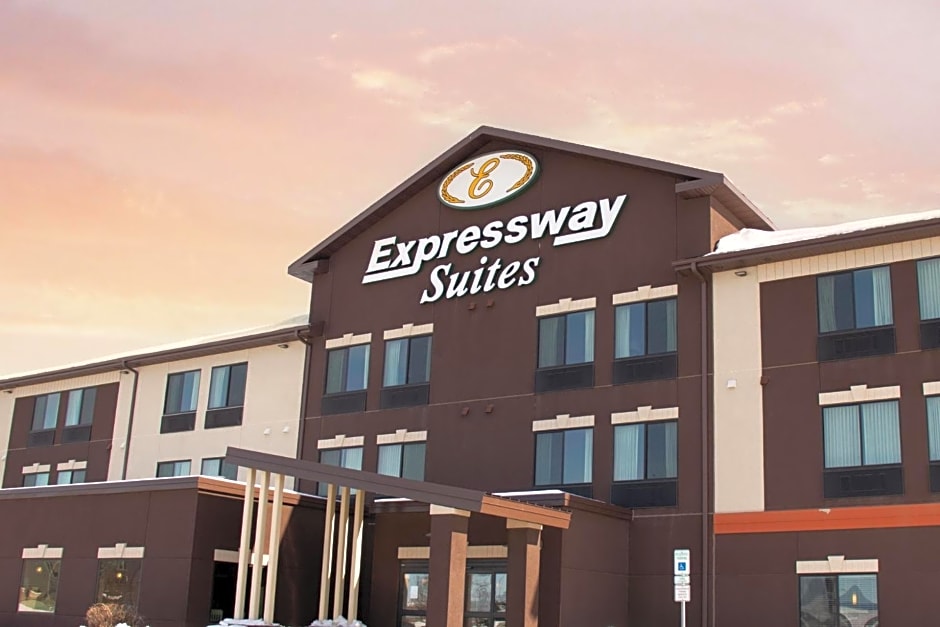 Grand Forks Lodge and Suites