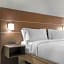 Holiday Inn Express & Suites Chicago West - St Charles