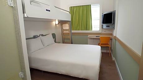 Standard Double Room with 1 Double bed and 1 Single bed
