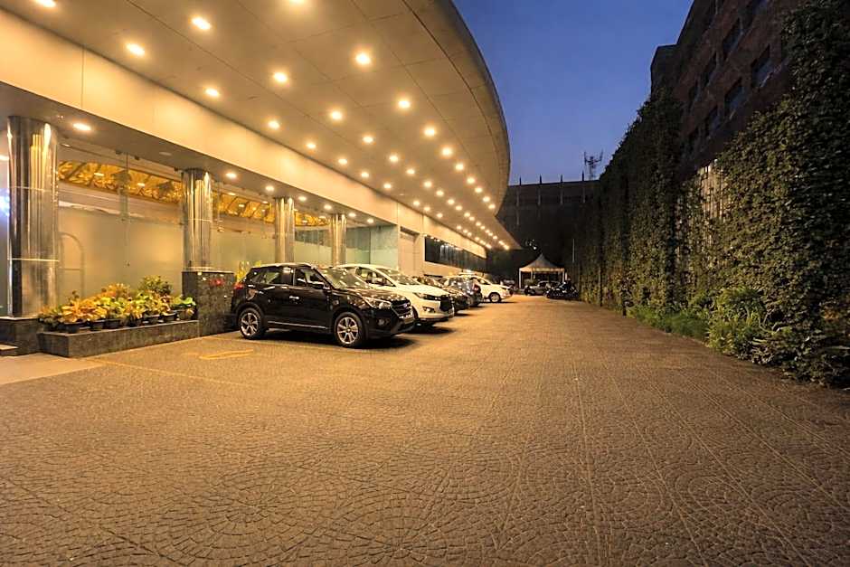 Saj Lucia Hotel