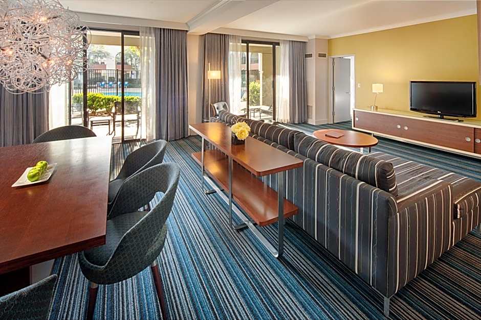 DoubleTree By Hilton Newark - Fremont