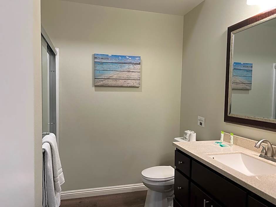 ASPIRE INN & SUITES Orange