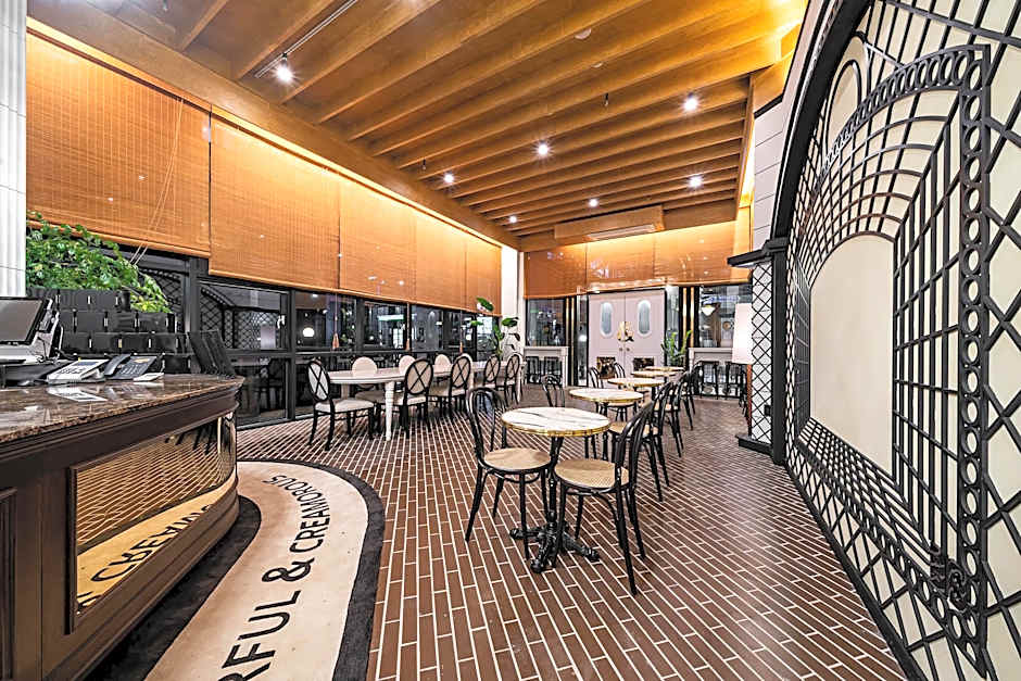 HOUND HOTEL SIGNATURE