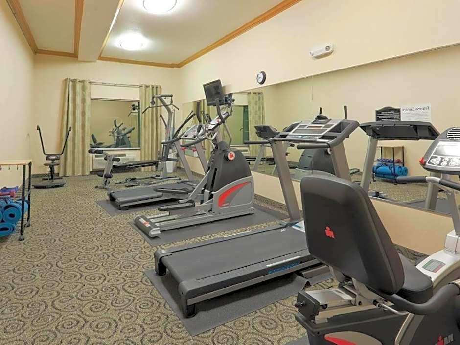 Holiday Inn Express Hotel & Suites Bakersfield Central By IHG