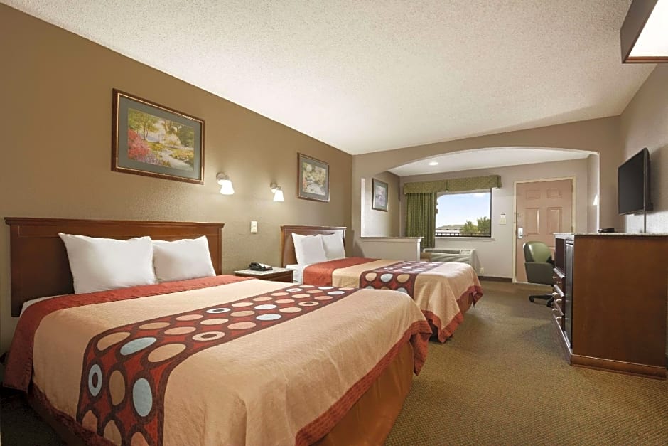 Super 8 by Wyndham Baton Rouge/I-12