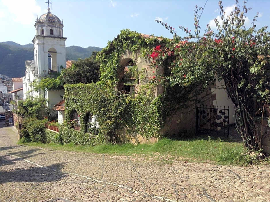 Posada de la Mision, Hotel Museo y Jardin