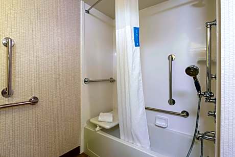 1 King Mobility/Hearing Access W/Tub Nonsmok