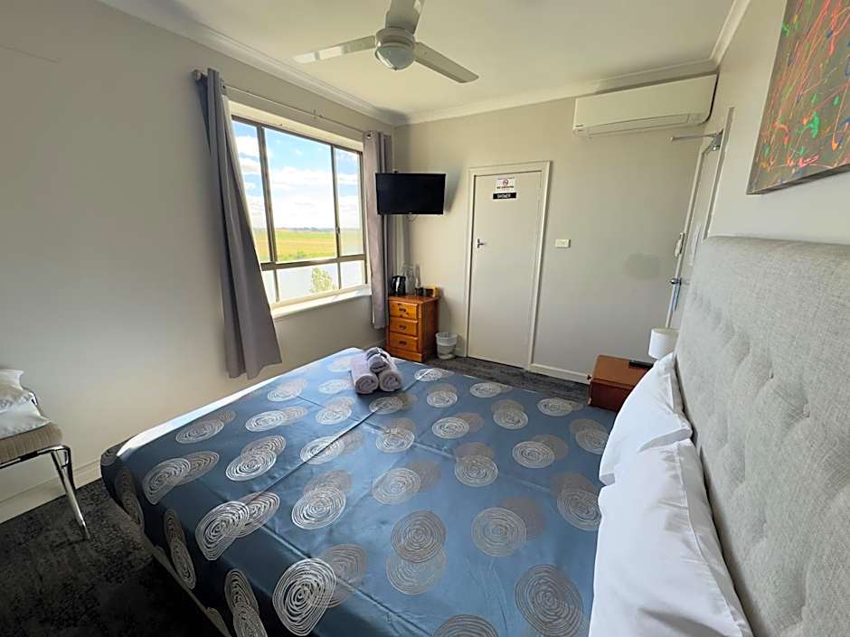 Tailem Bend Riverside Hotel
