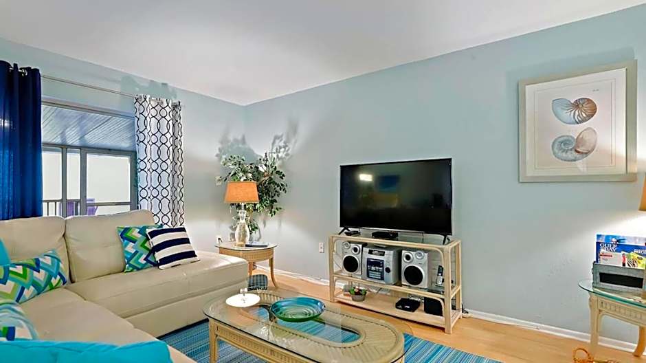 Relaxing Spacious Coastal 3bd Gulfport Paradise
