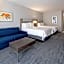 Holiday Inn Express and Suites Valencia - Santa Clarita By IHG