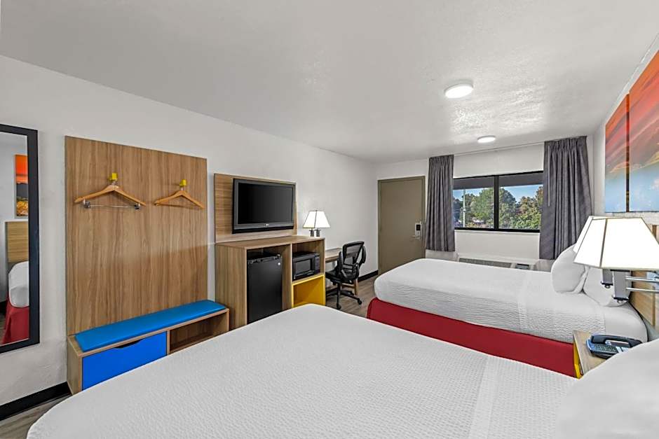 Days Inn by Wyndham Independence