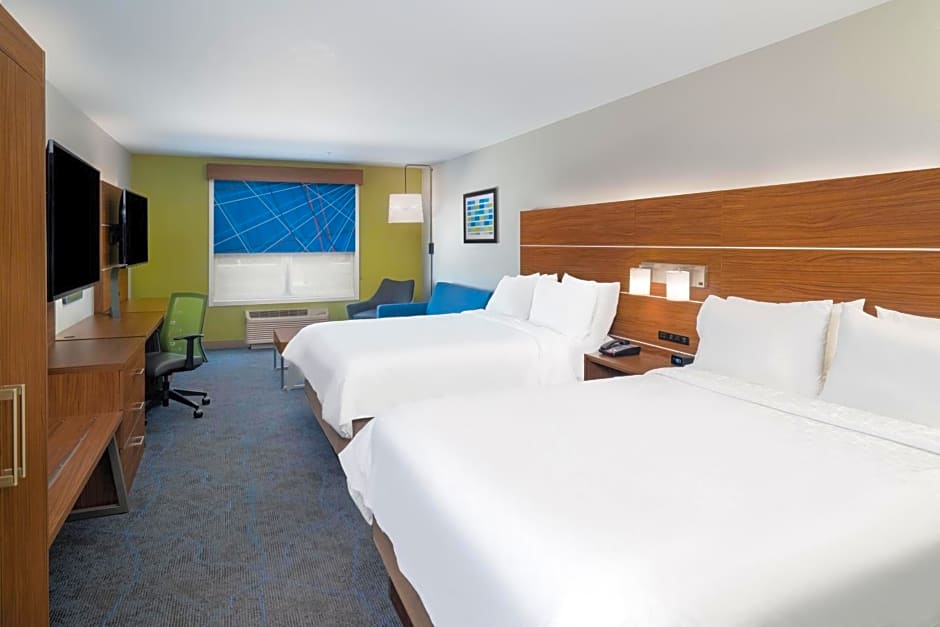 Holiday Inn Express and Suites Dahlonega University Area