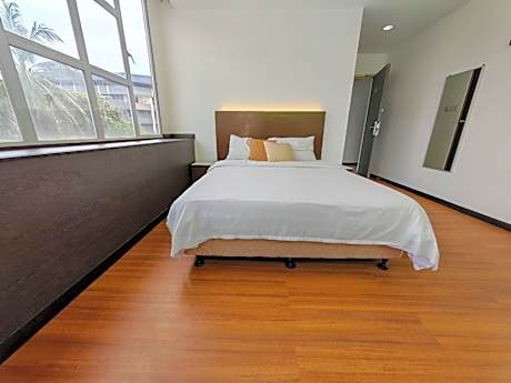 Corner Deluxe Room