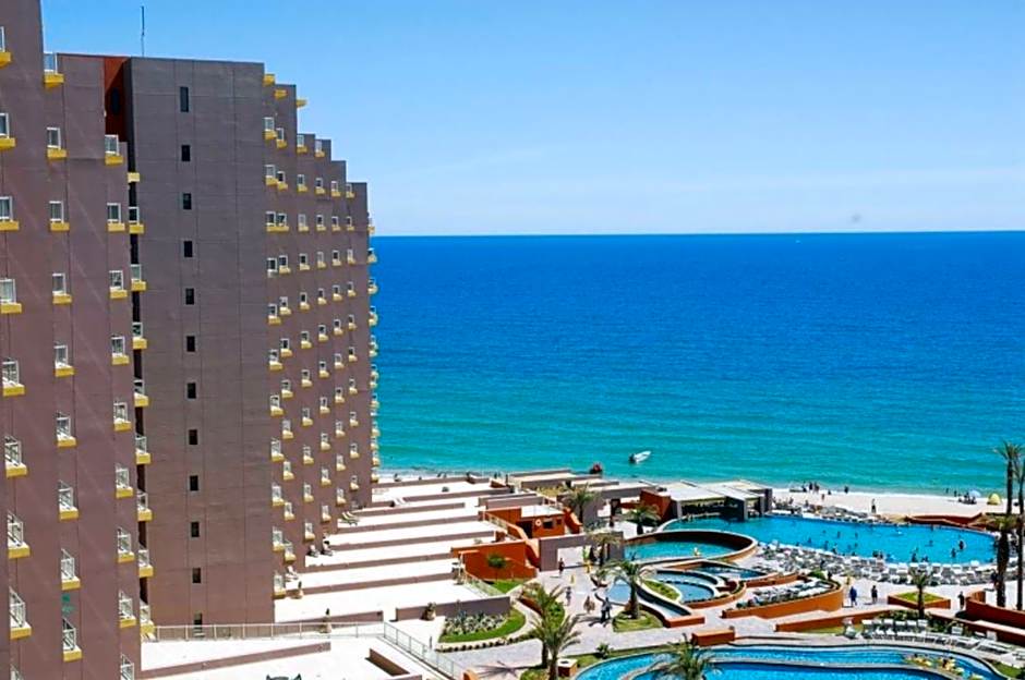 3 Br CONDO AVAILABLE IN LAS PALOMAS SANDY BEACH