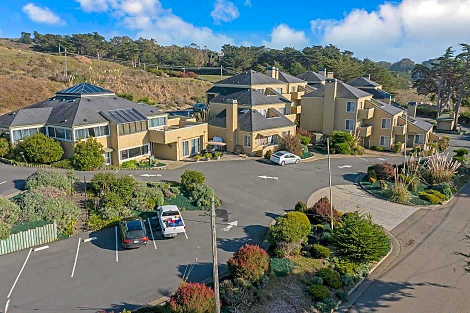 Bodega Coast Inn and Suites