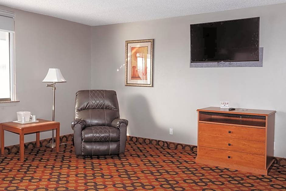 AmericInn by Wyndham Appleton Downtown