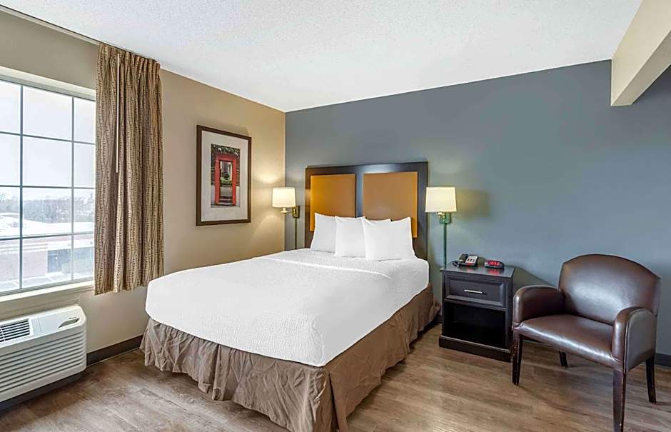 Extended Stay America Select Suites - Chicago - Naperville - East