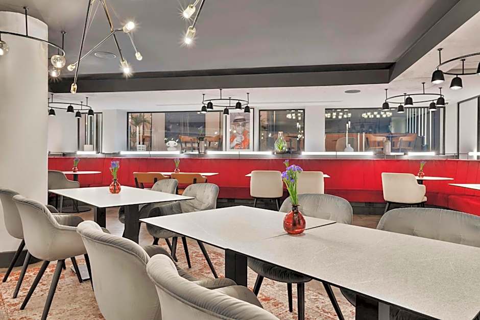 Radisson Red London Heathrow