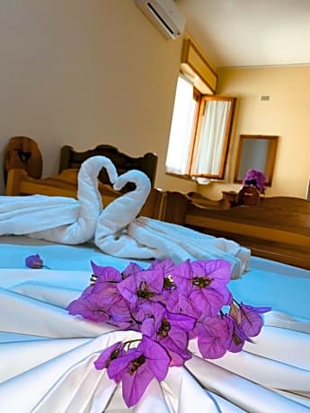 Economy Twin Room without Balcony