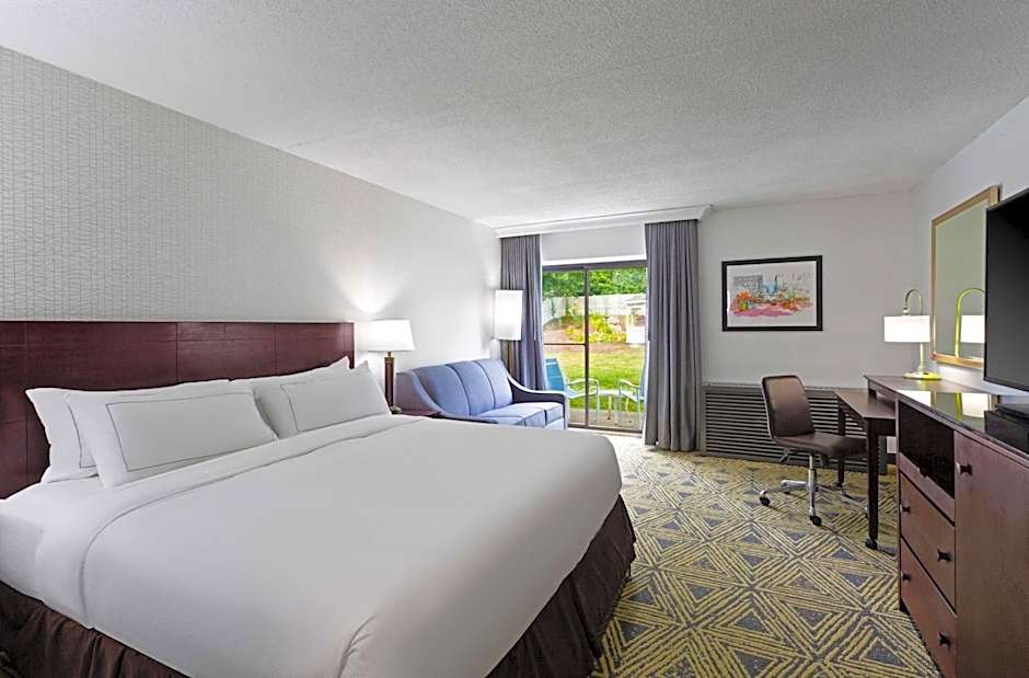 DoubleTree By Hilton Hotel Pittsburgh-Meadow Lands