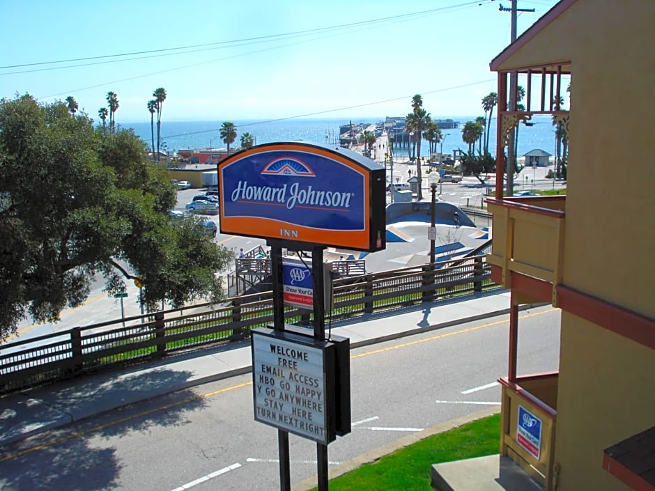 Howard Johnson by Wyndham Santa Cruz Beach Boardwalk