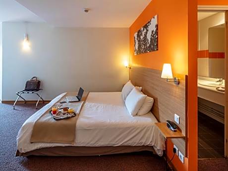 Privilege Triple Room - Pool Side