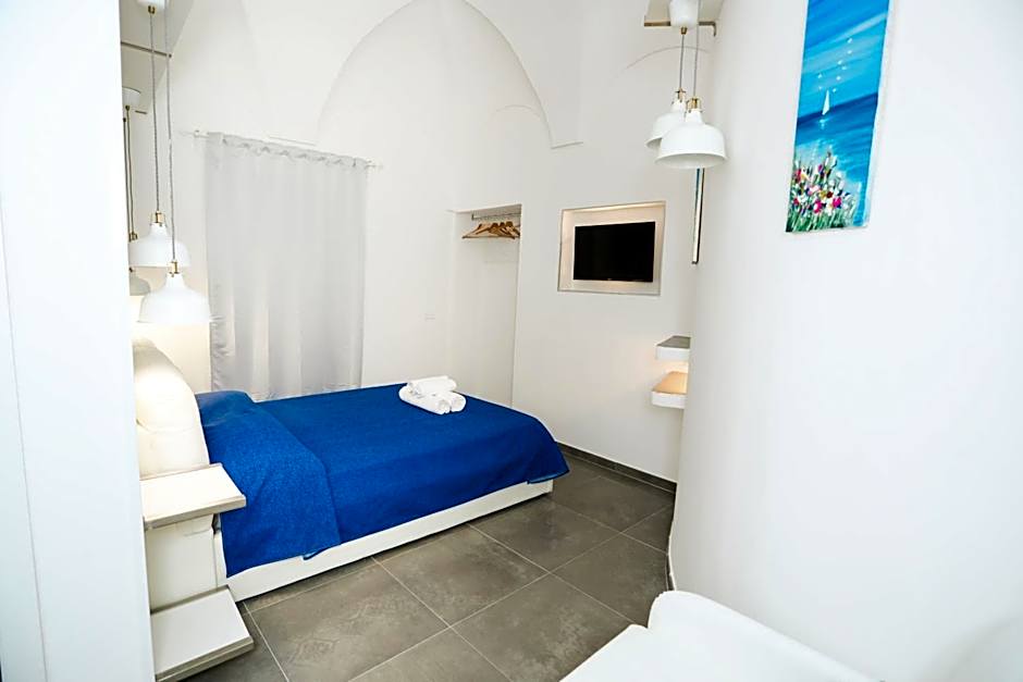 IL VIAGGIATORE VIA INDIPENDENZA 2