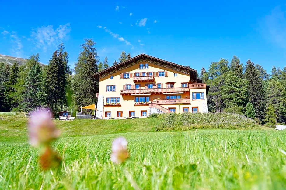 Hotel Chesa Spuondas