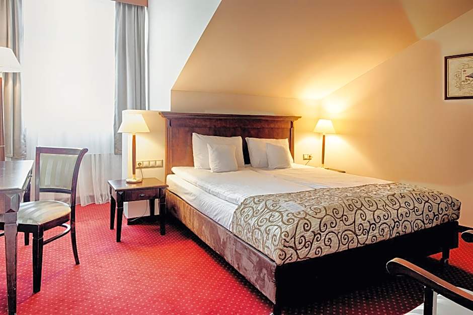 Grand Royal Hotel