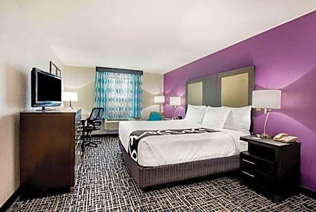 1 King Bed, Deluxe Room, Non-Smoking