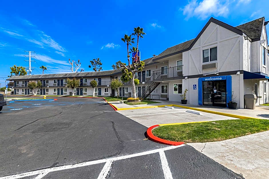Motel 6-San Diego, CA - North