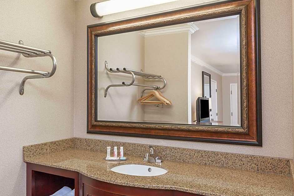 Travelodge by Wyndham Sylmar CA