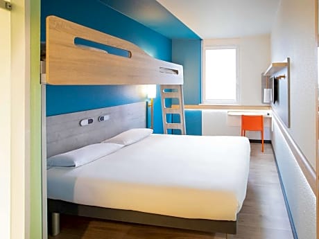 Triple Room with a Double Bed and a Bunk Bed