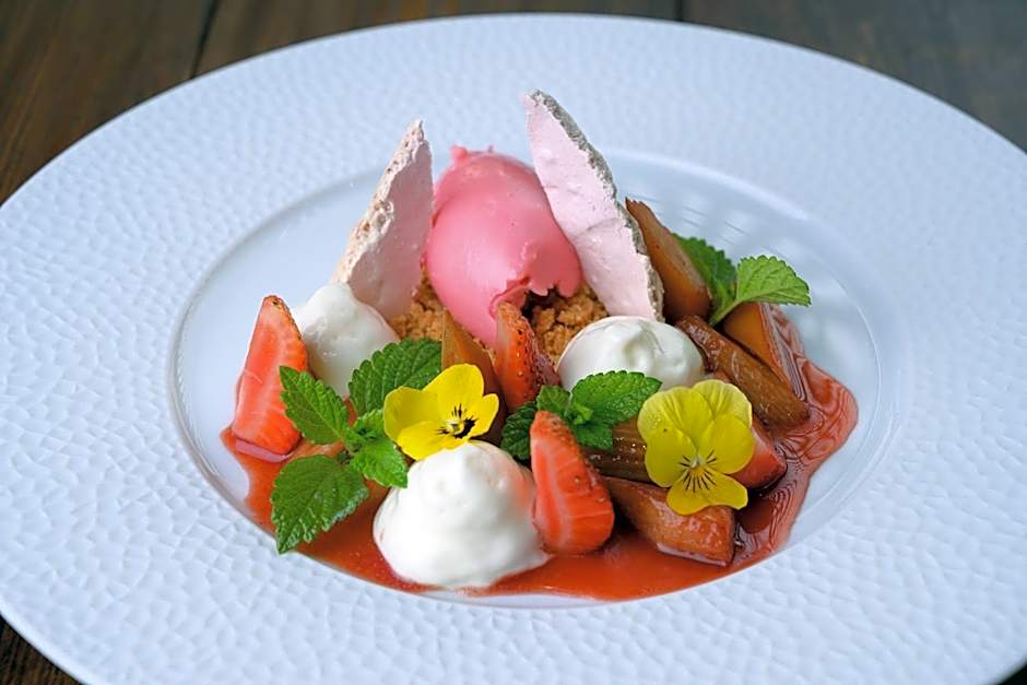 Parizs Garden Apartments