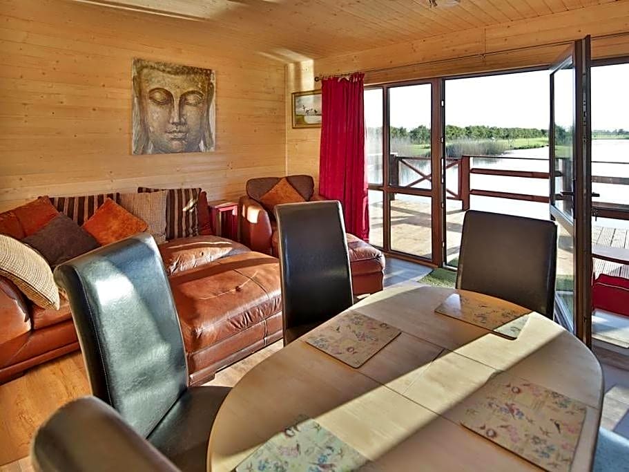 Lakeside Fishing Lodges