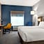 Holiday Inn Express & Suites Buford NE - Lake Lanier by IHG