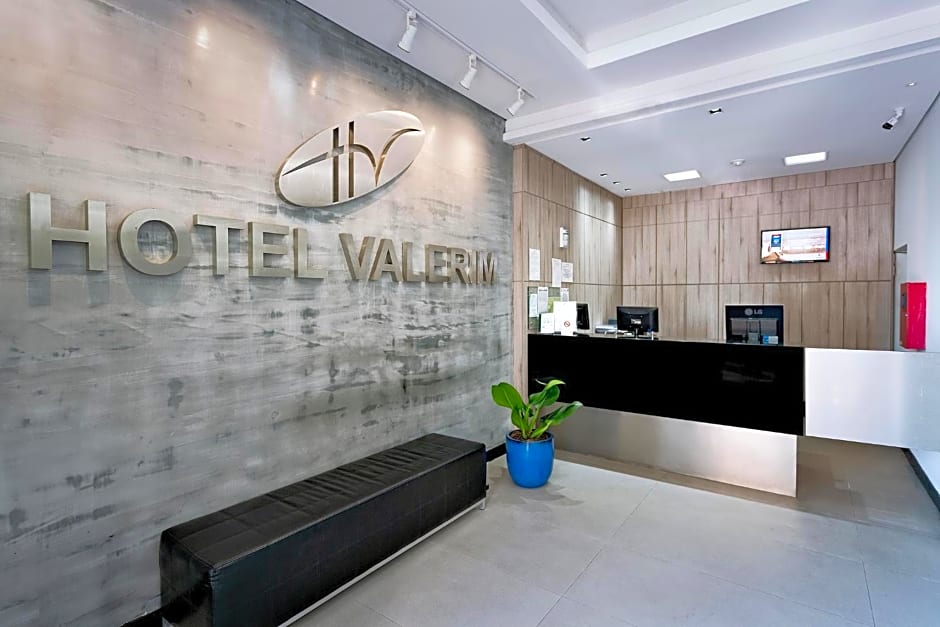 Hotel Valerim Itajaí / Navegantes