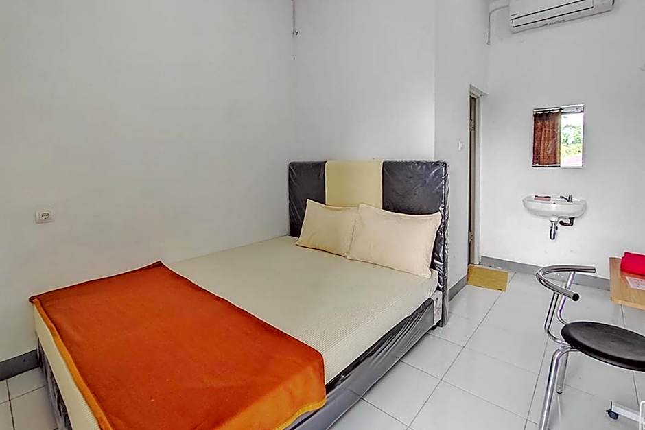 Shekinah Homestay & Cafe Waikabubak RedPartner
