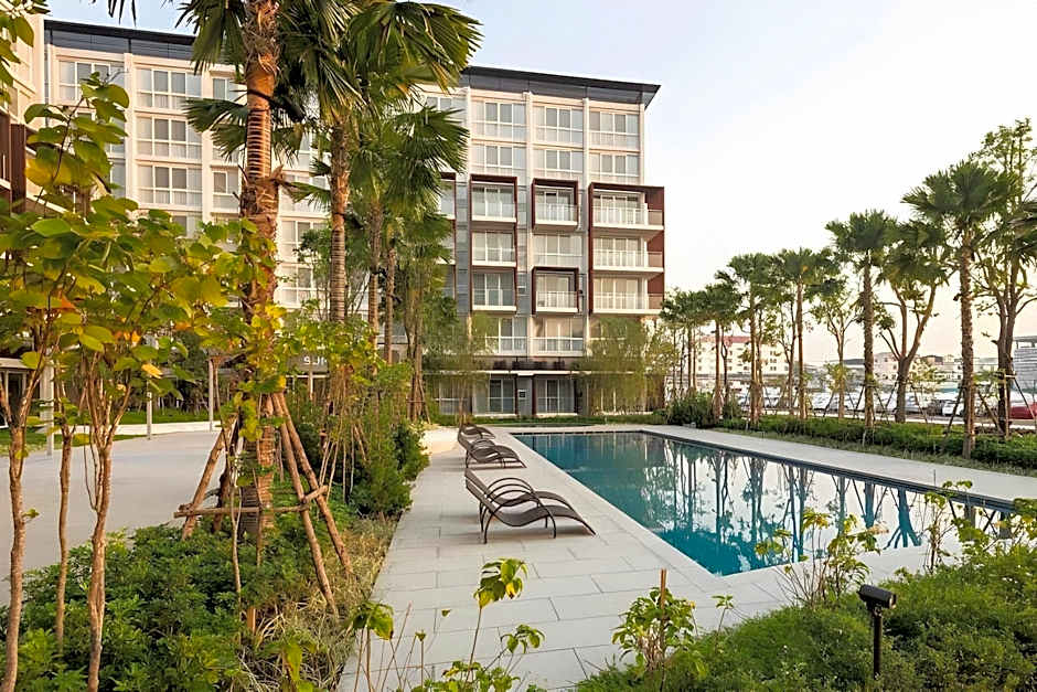 The Idle Hotel and Residence
