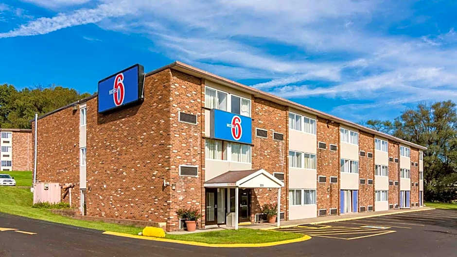Motel 6-New Stanton, PA