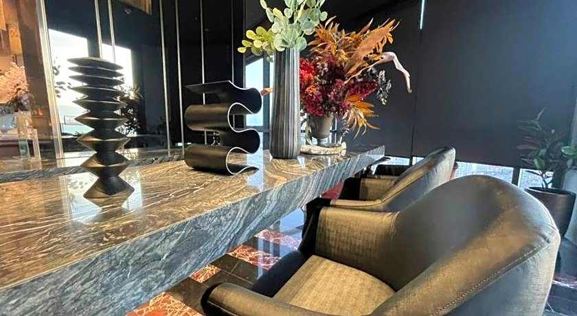 THE EDGE CENTRAL PATTAYA ??????????????????????? 