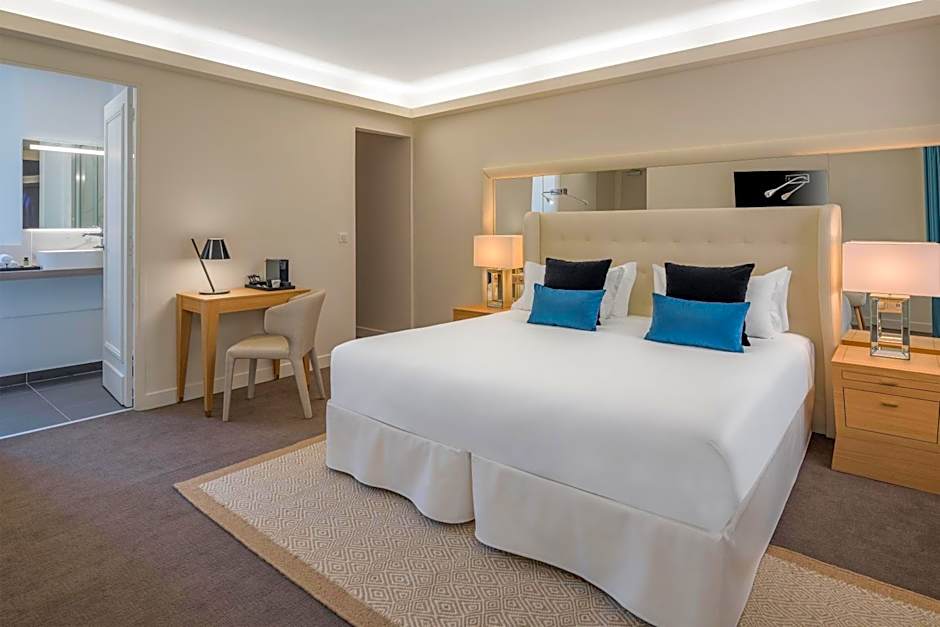 Hotel Camille Paris Gare de Lyon, Tapestry Collection by Hilton