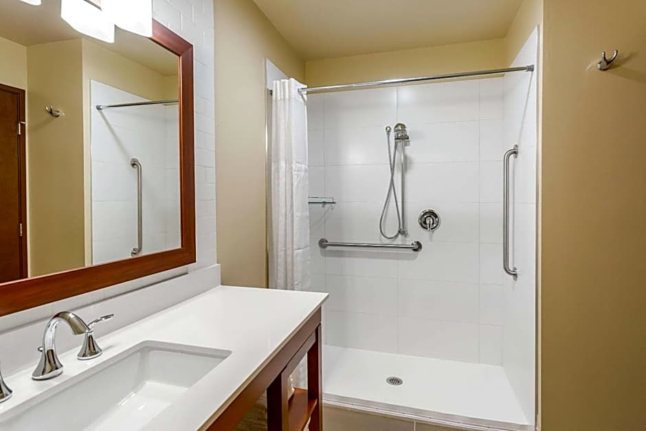 Comfort Suites Burlington near I-5