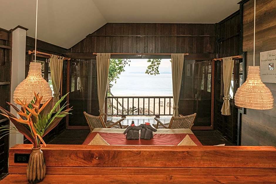 Photo 1 of 3 of Bungalow, Beachfront