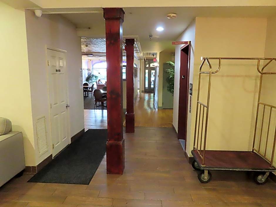 St. Charles Hotel - Hudson